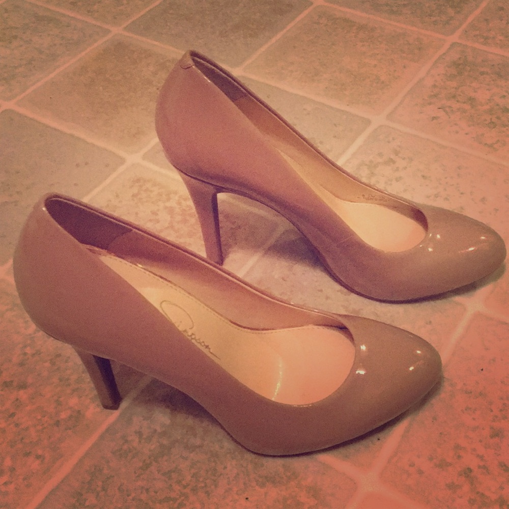 Jessica Simpson 4” Nude Pumps